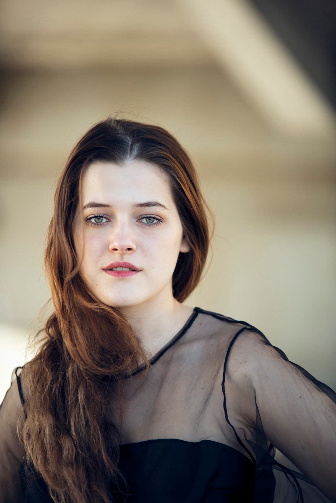 Rôle timide — intimisme et émotions