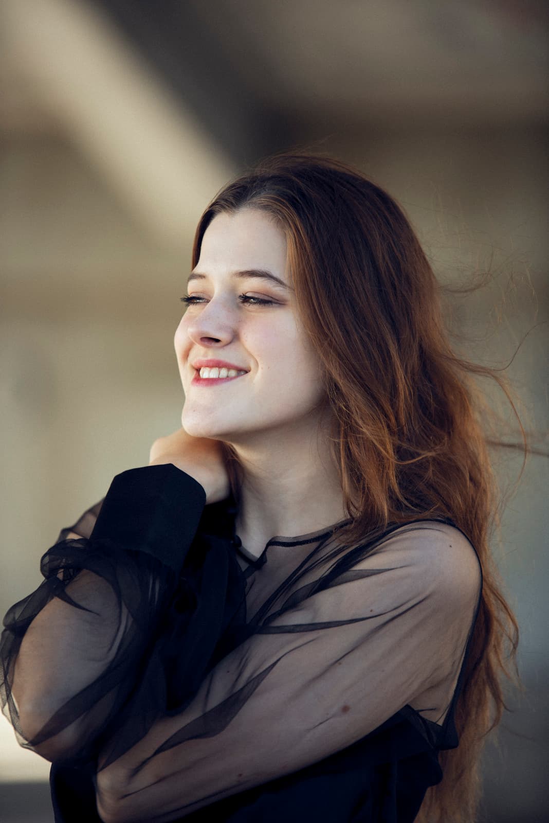 Rôle timide — sourire intimiste